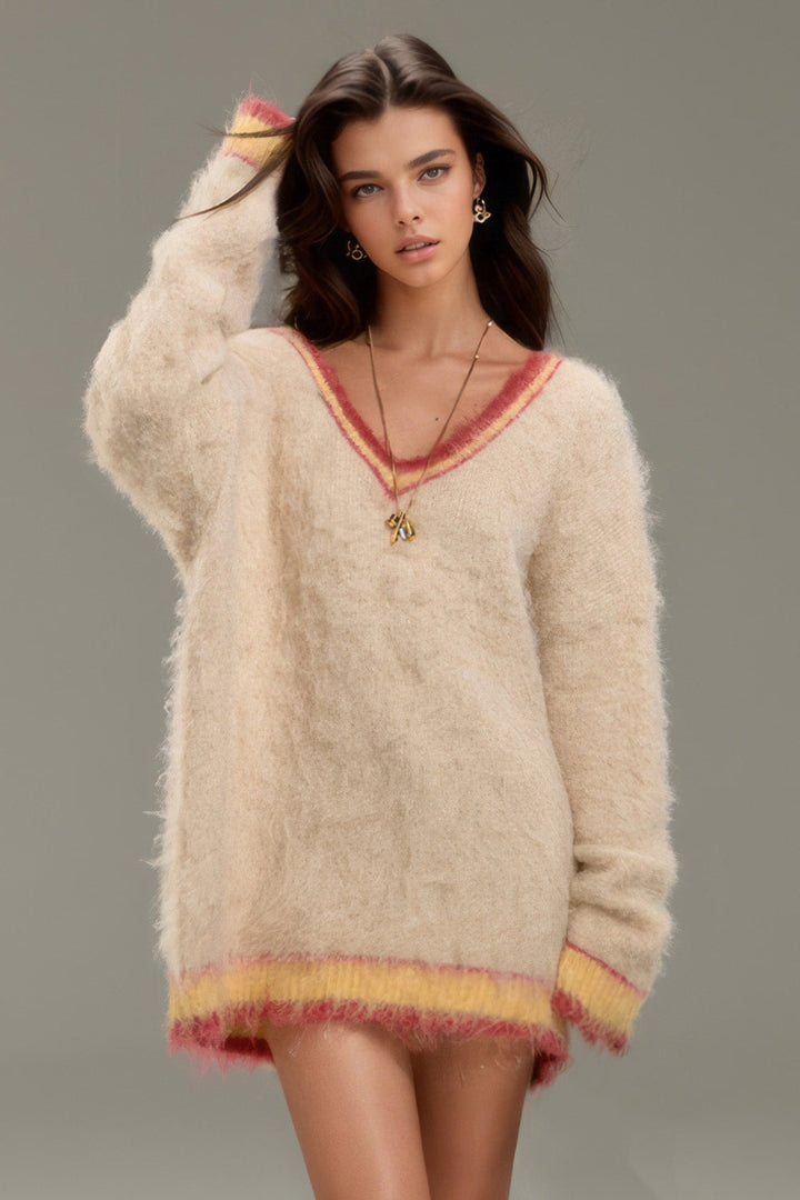 OVERSIZED V-NECK KNITTED SWEATER - BEIGE